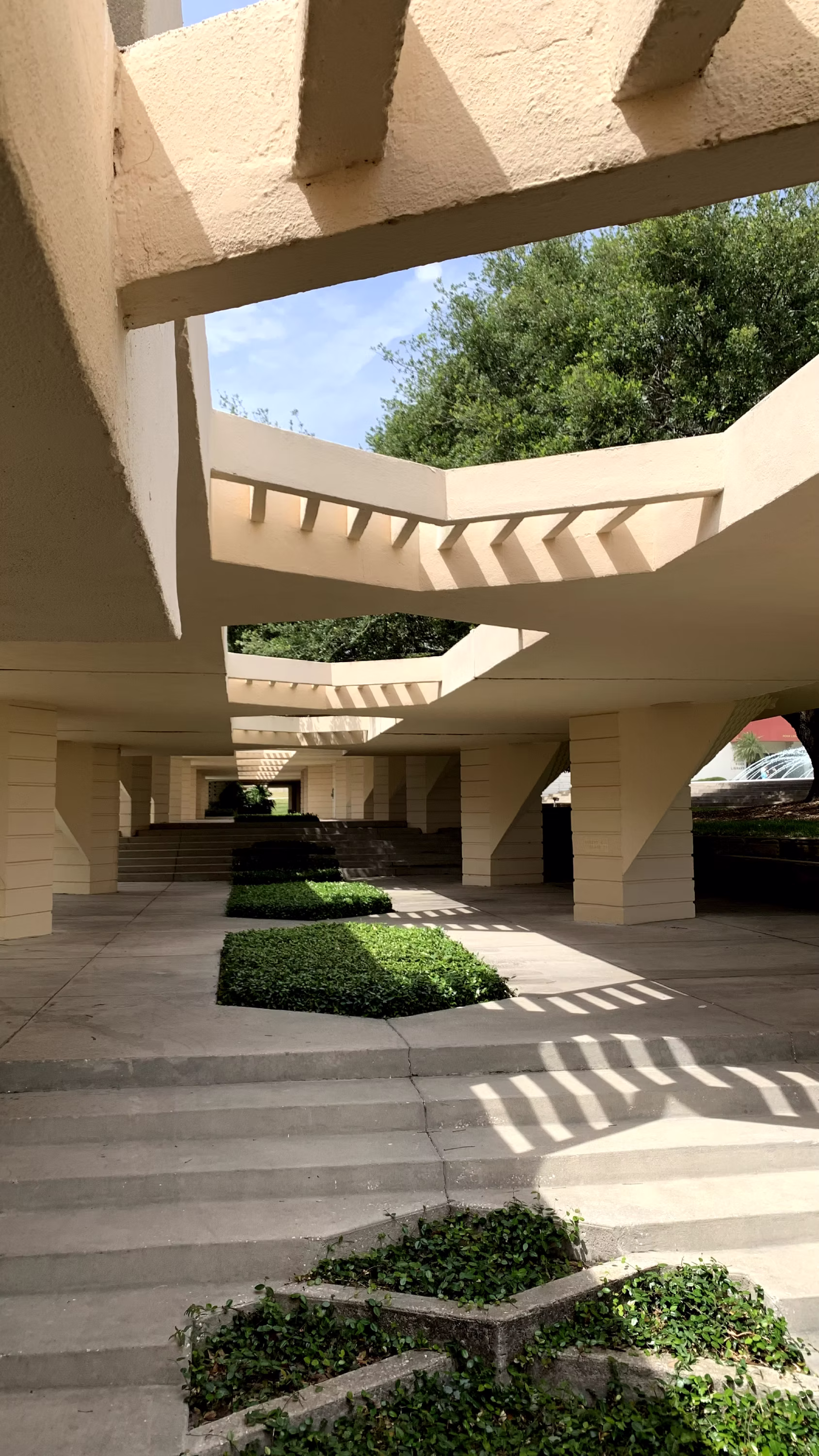 Frank lloyd wright florida southern college in lakeland