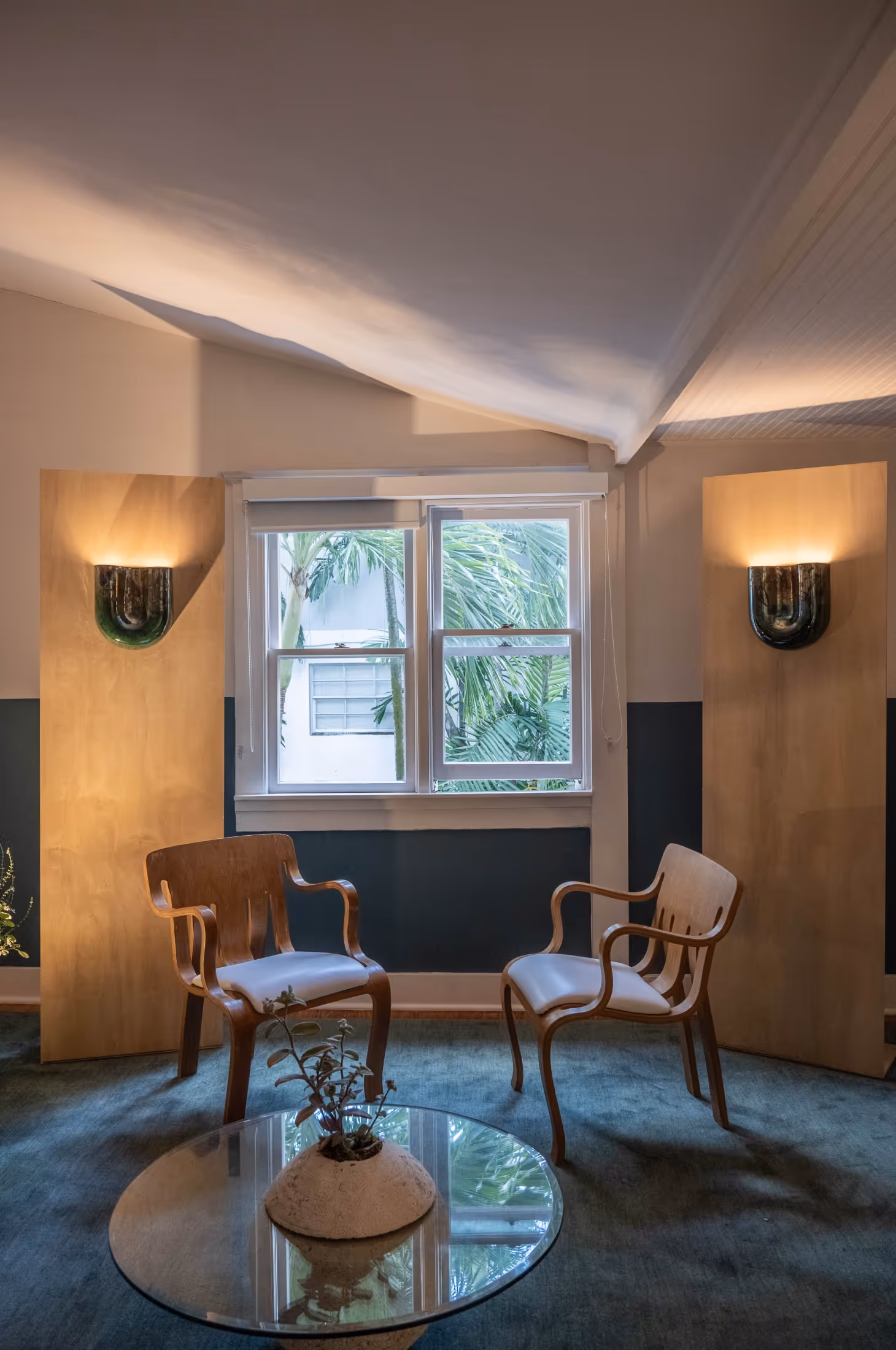 Alcova miami arrived aliens